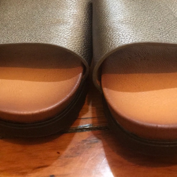 Gold Slides - Picture 6 of 6